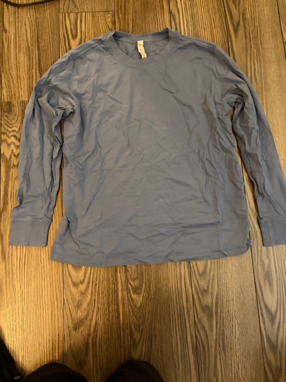 Lululemon women’s Long-Sleeve Crewneck Shirt in Blue